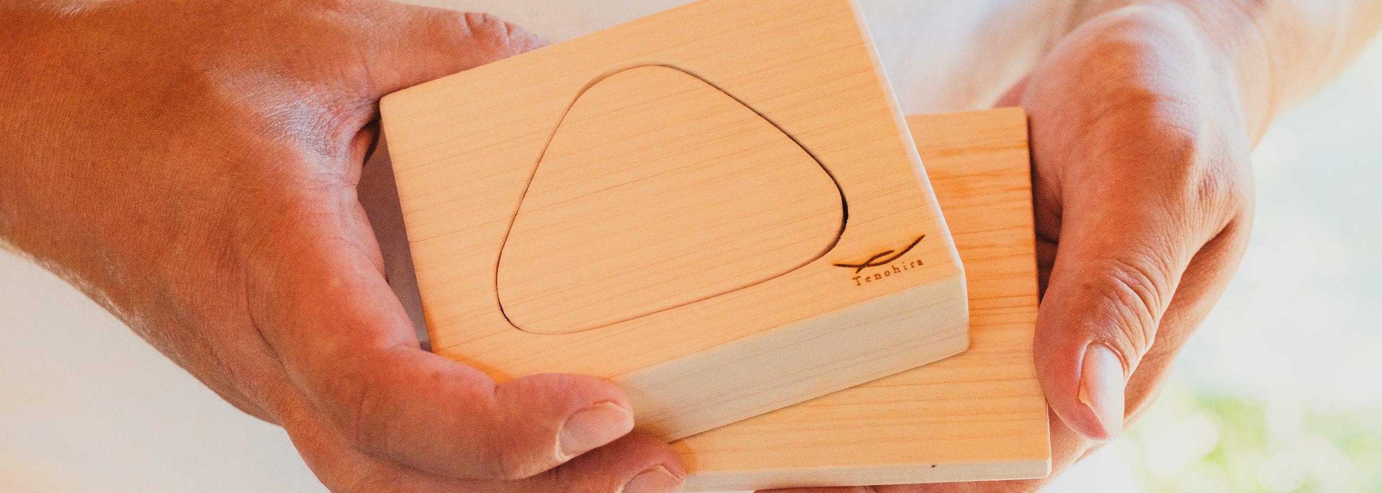 1個ずつの型で扱いやすく、手のひらに馴染む大きさ。