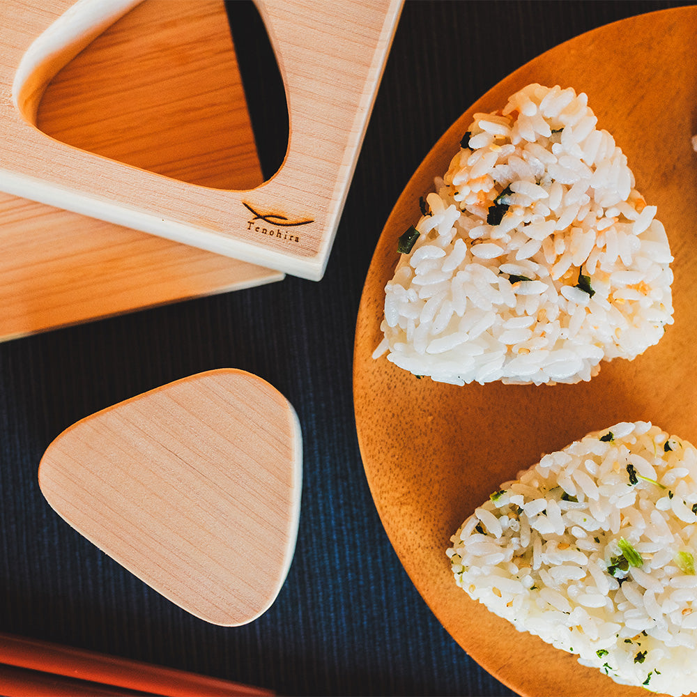 日々の食卓に、森の香りを。ひのきのおにぎり型